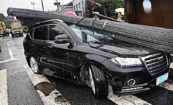 国产车被压变形视频大全,变形瞬间见证品质与安全